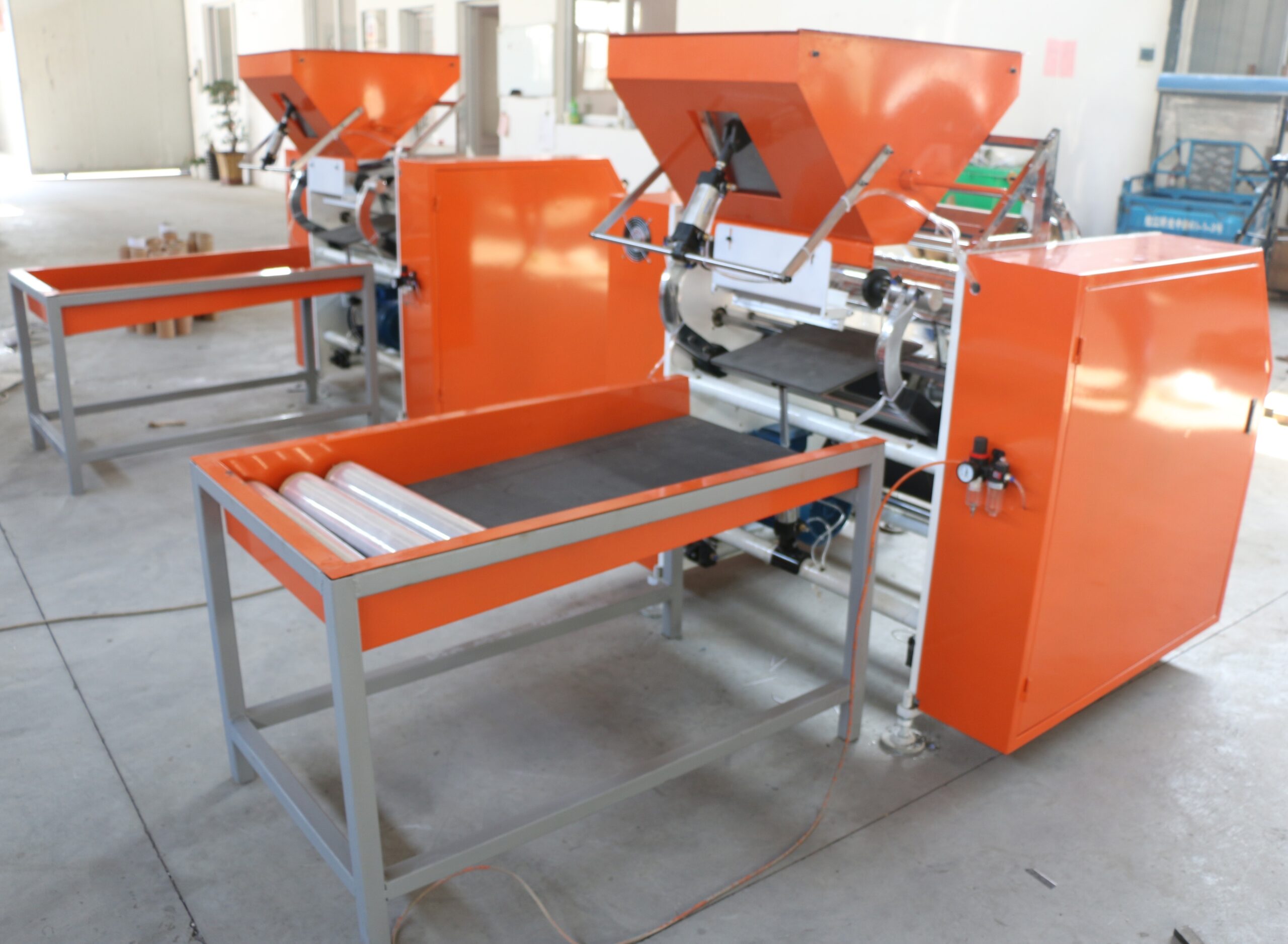Stretch film rewinding machine (1)